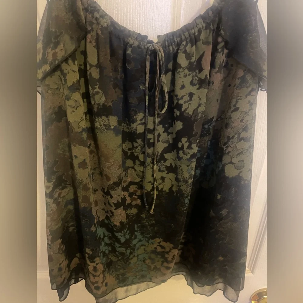 Express Tank Top - Picture 3 of 5